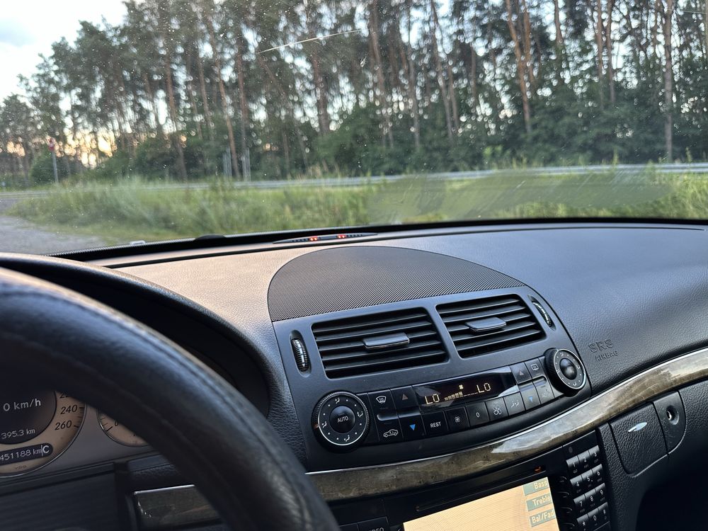 Mercedes-Benz E-Class W211 Universal 3.2 CDI