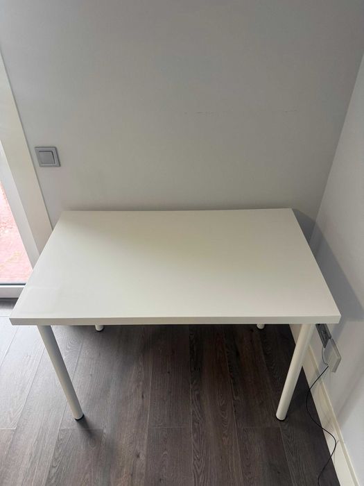 Secretária IKEA branca