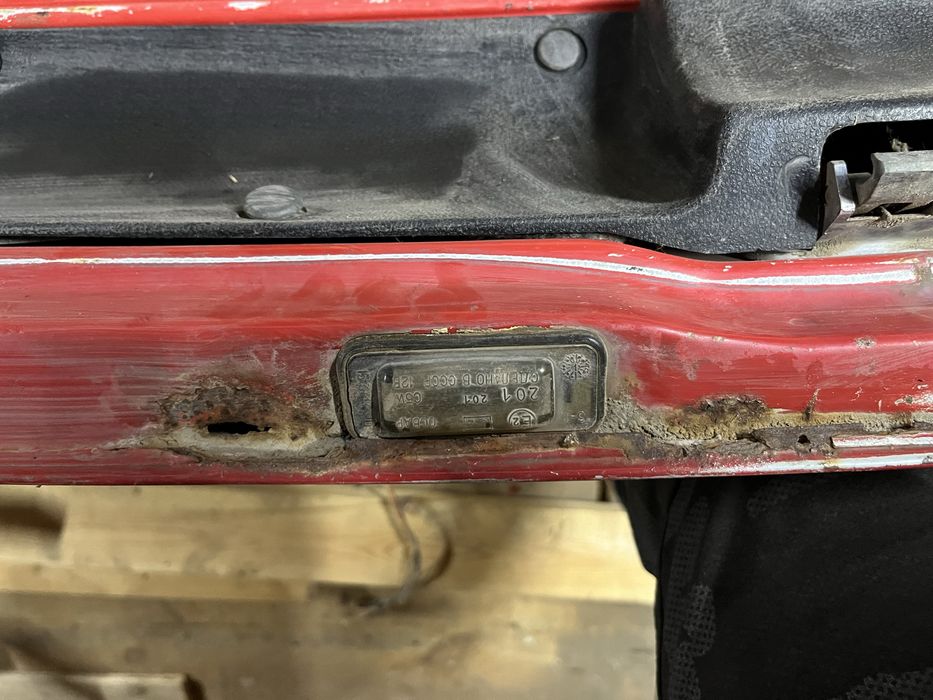 Продам задні двері багажнику Ваз 2108