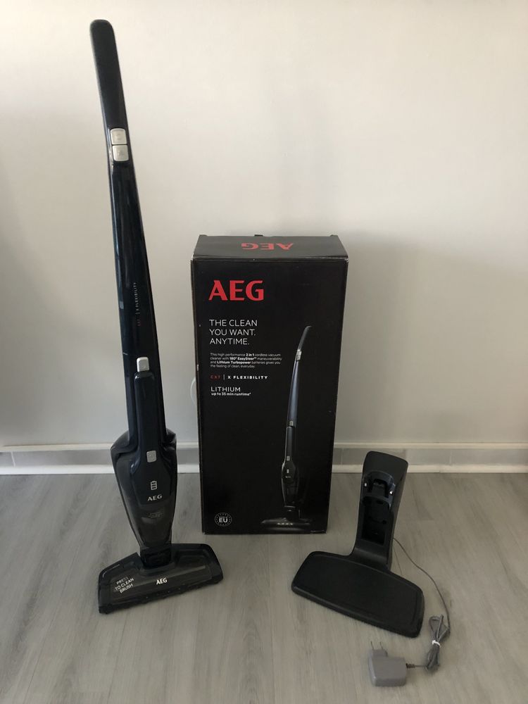 Aspirador Vertical AEG CX7  2em1