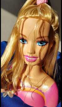 Boneca Barbie com cabelos compridos
