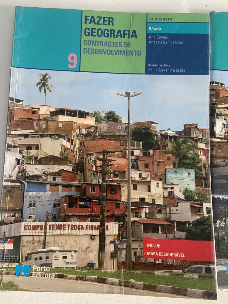 Livros e caderno de atividades de Geografia