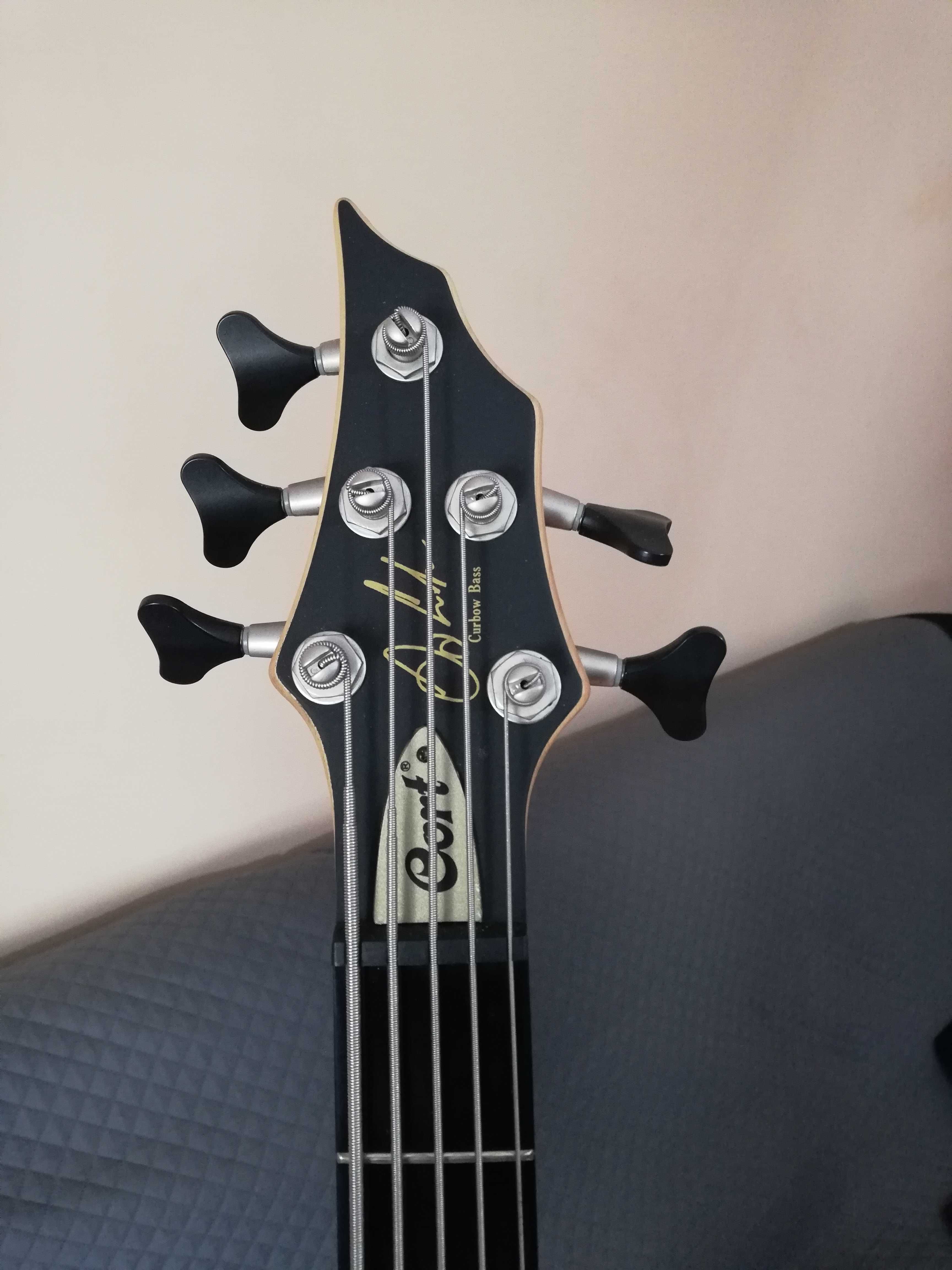 Baixo CORT curbow5 com pickup ativo bartolini  320€