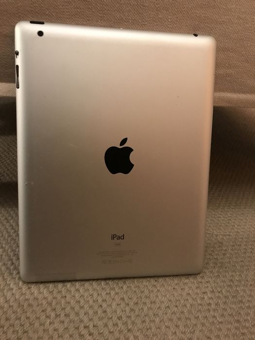 iPad 2 (2011) e carregador