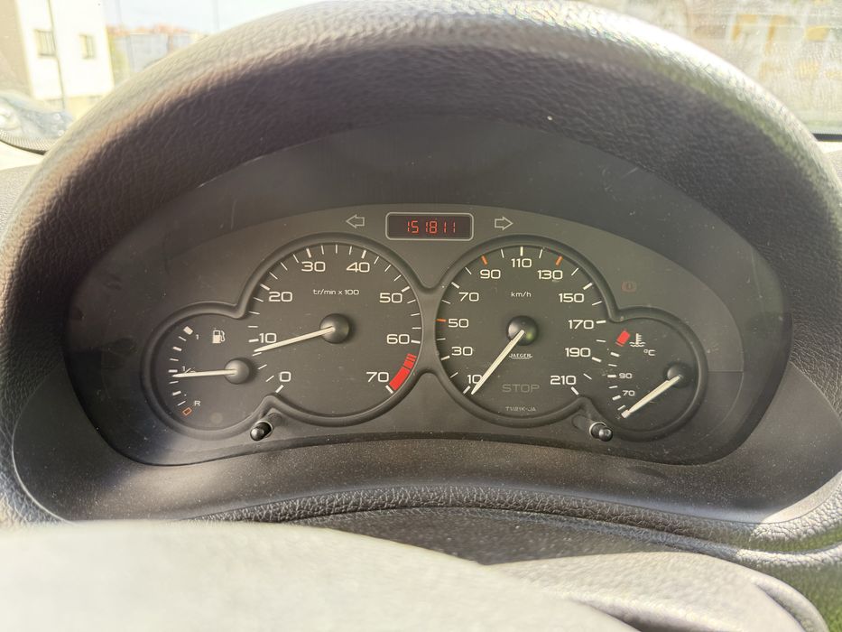Peugeot 206 sem problemas 150mil km