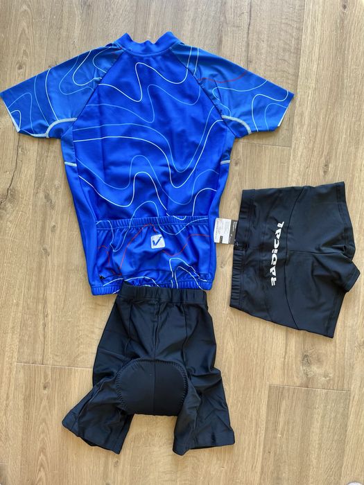 Nowy oryginalny komplet na rower marki Vezuvio r.146cm +szorty gratis