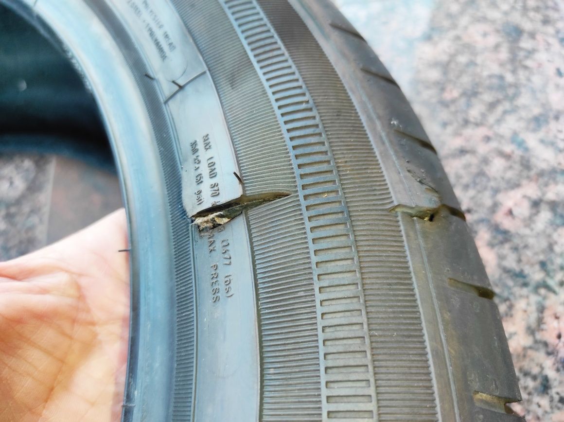 Шина Goodyear EfficientGrip Performance 215/55 R17 94V требует ремонта