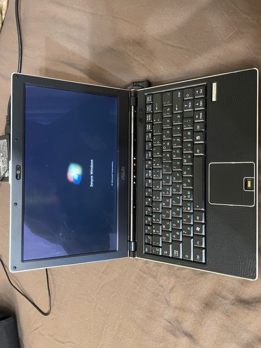 ASUS u1e б/у идеал