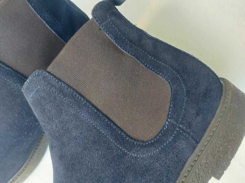 Чоловічі замшеві черевики челсі zara