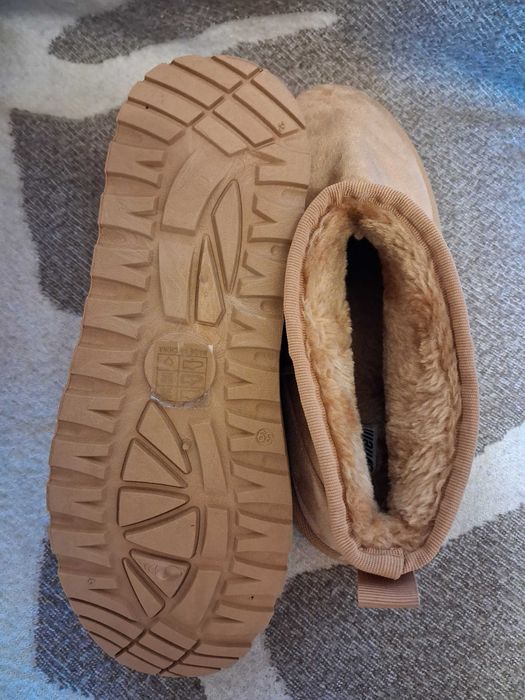 Уггі руді на високій підошві р.39.