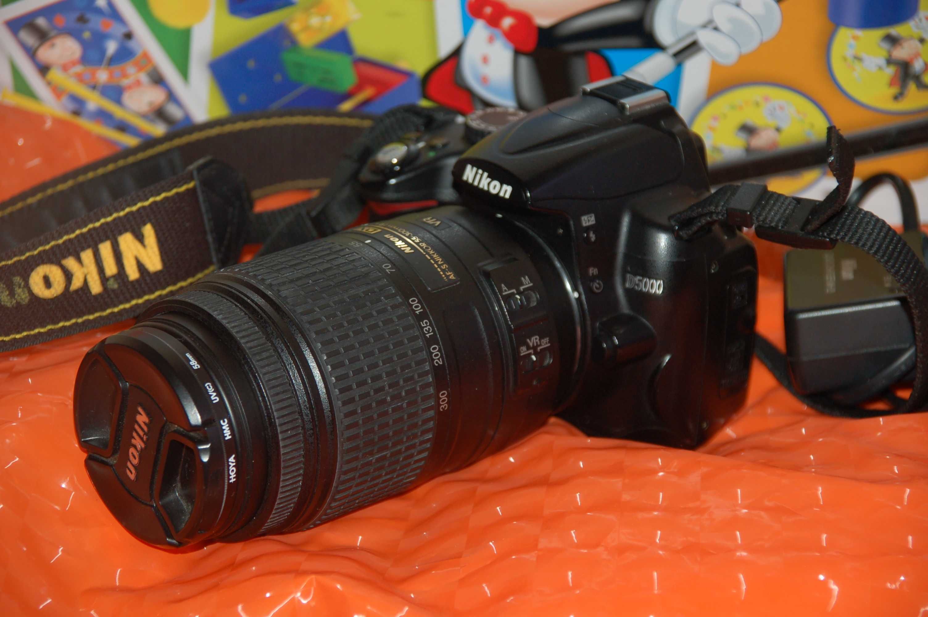 Продам дзеркальний фотоапарат Nikon d5000 та nikkor af-s 55-300 vr
