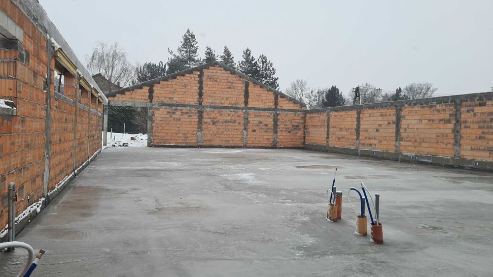 Profesjonalne roboty/ budowa domu/ płyta fundamentowa/ więźba/ remont