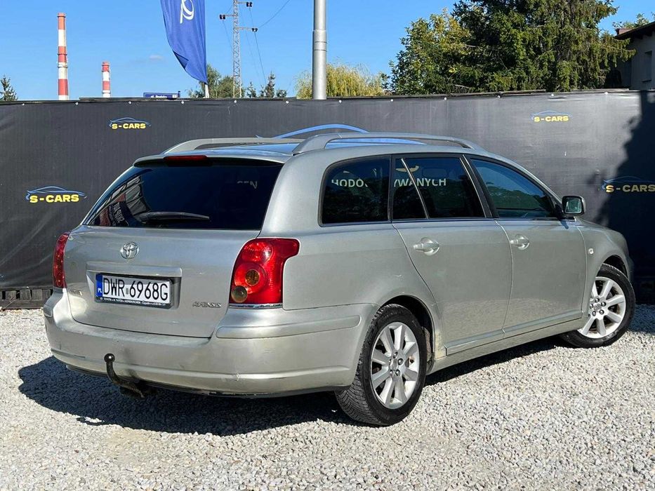 Toyota Avensis 1.8b + LPG • DŁUGIE OPŁATY • HAK • Zamiana