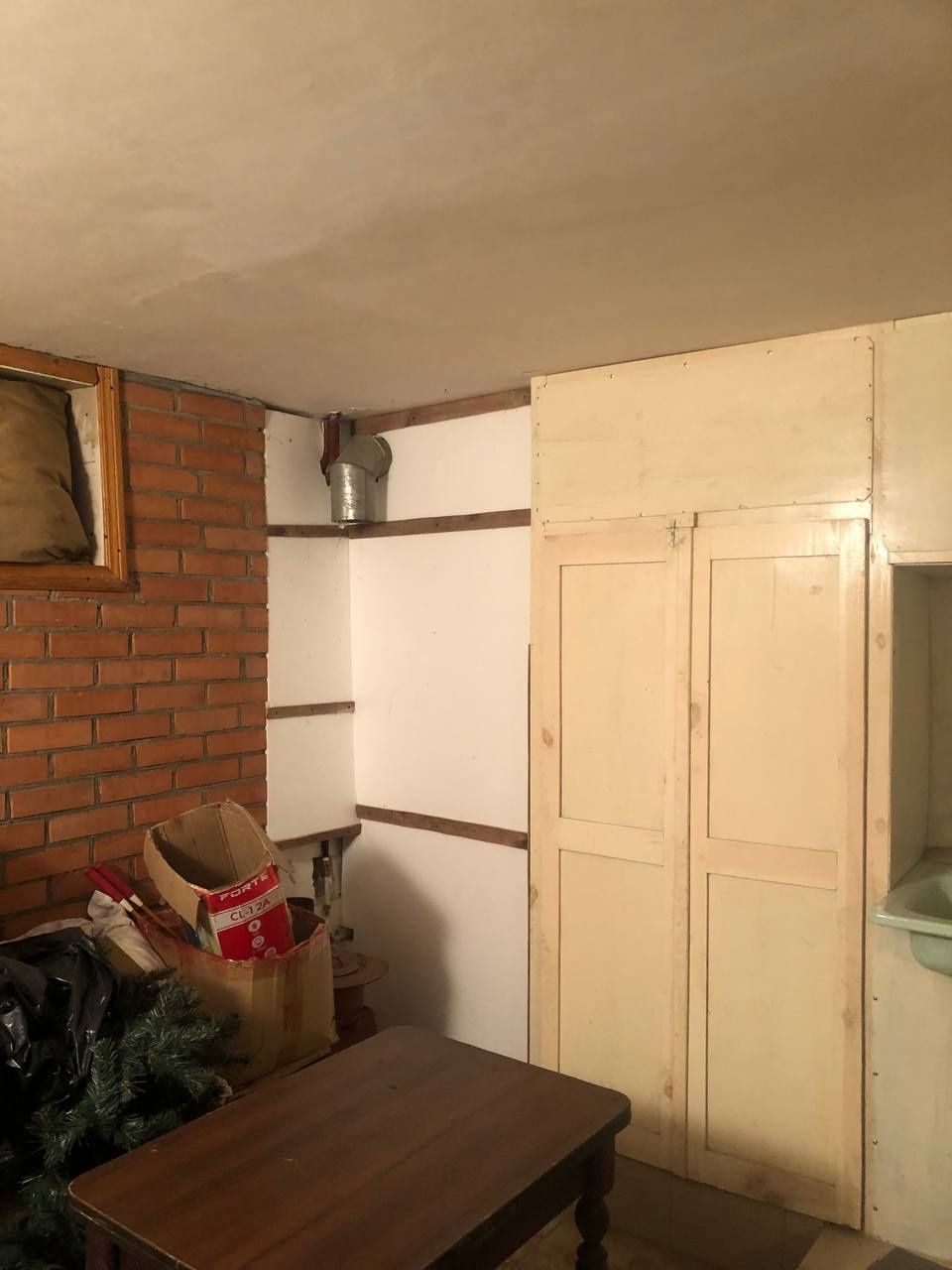 Продаётся дом у озера.