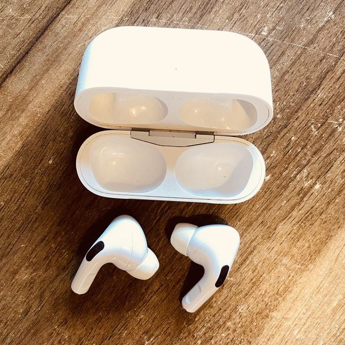 AirPods Originais Apple A2084 com Caixa – Excelente Estado