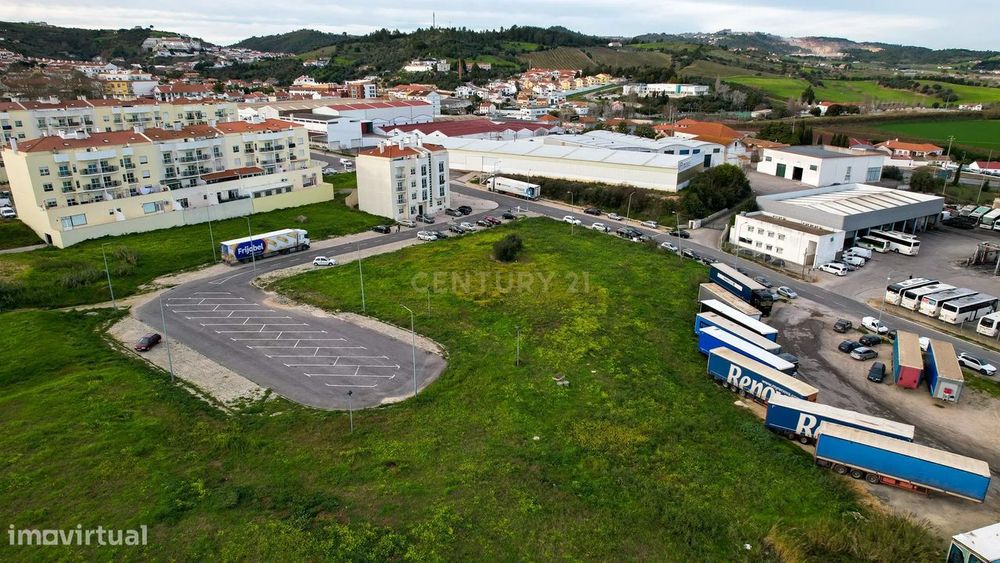 Lote Urbano localizado em Alenquer, com 385m2, para construção de préd