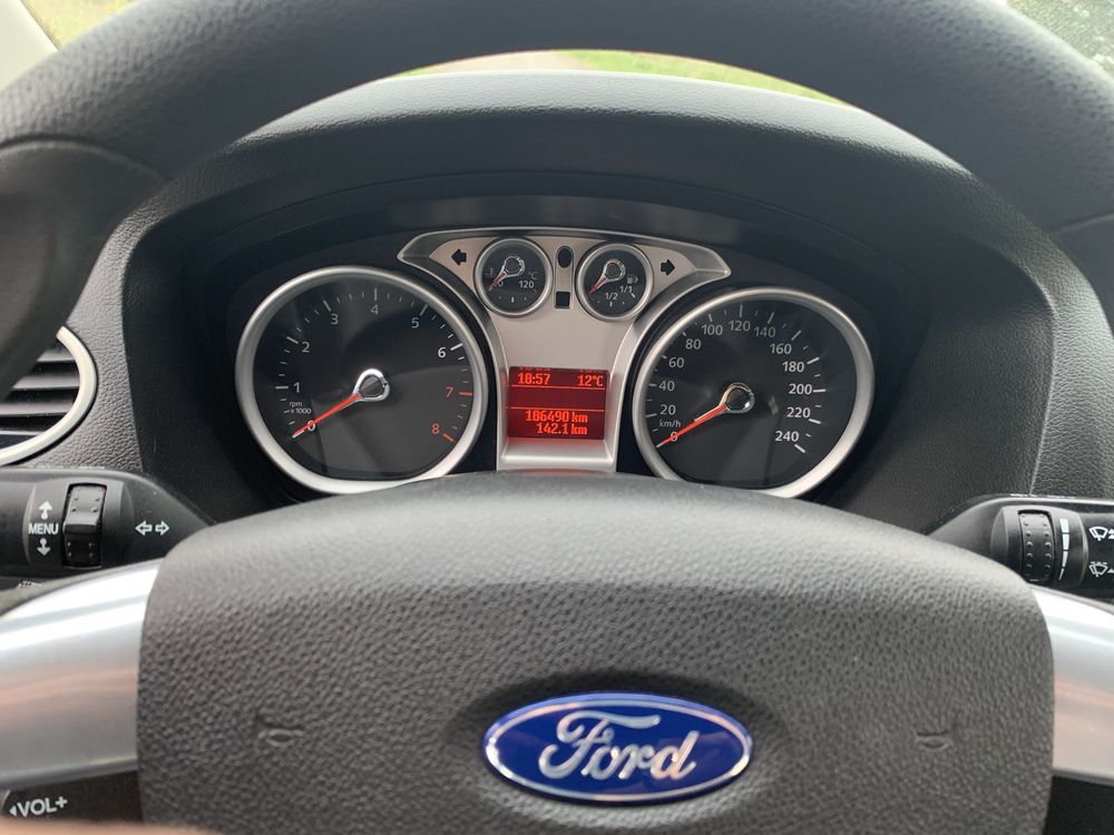 Ford Focus 1.6 Бензин