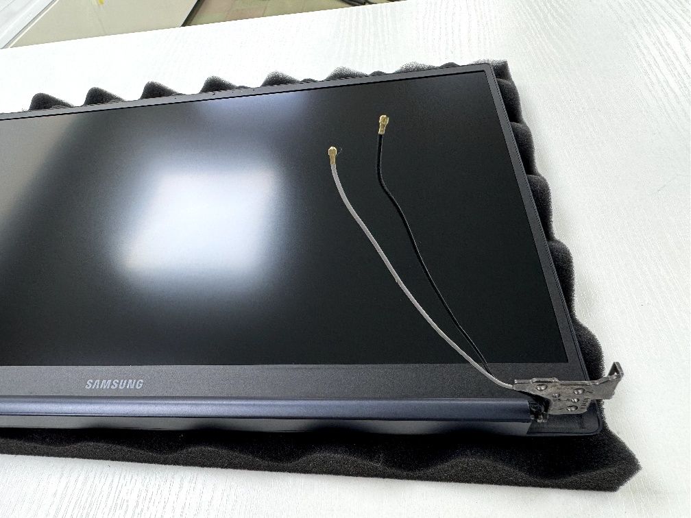 Матриця на Samsung Book Odyssey