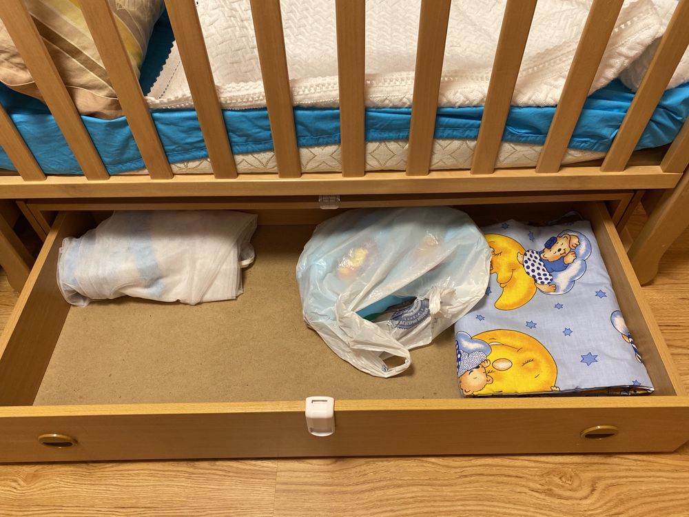 Детская кроватка соня верес + 2 комплекта белья и матрас