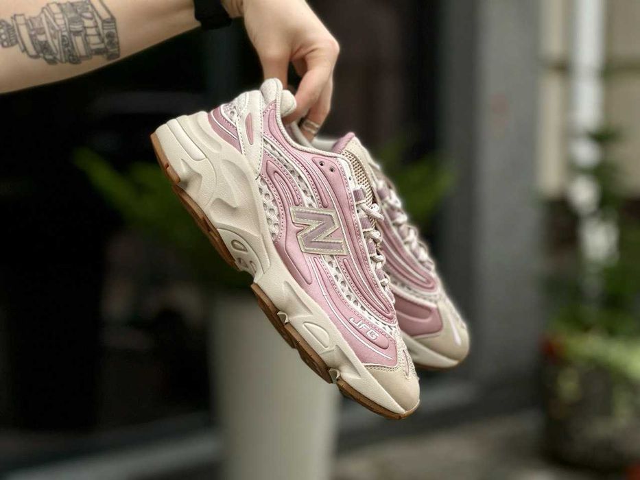 кросівки Joe Freshgoods x New Balance 1000 'Pink Mink' ретро класика