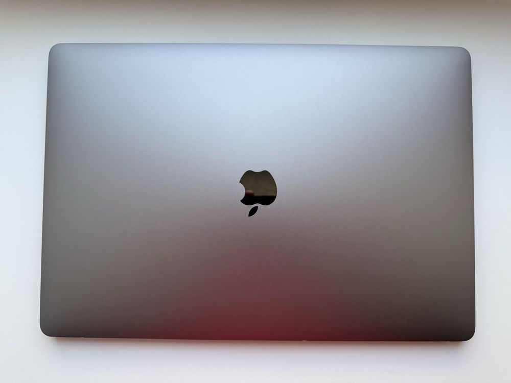 Apple MacBook Pro 16 i7/2.6/16gb/512gb 88%