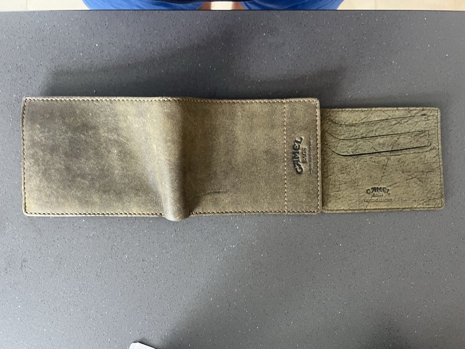 Carteira CAMEL em Pele