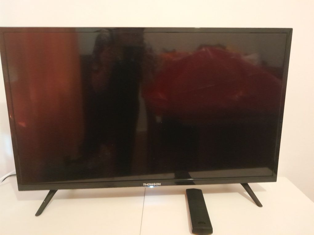 1tv pequena e 2tvs médias