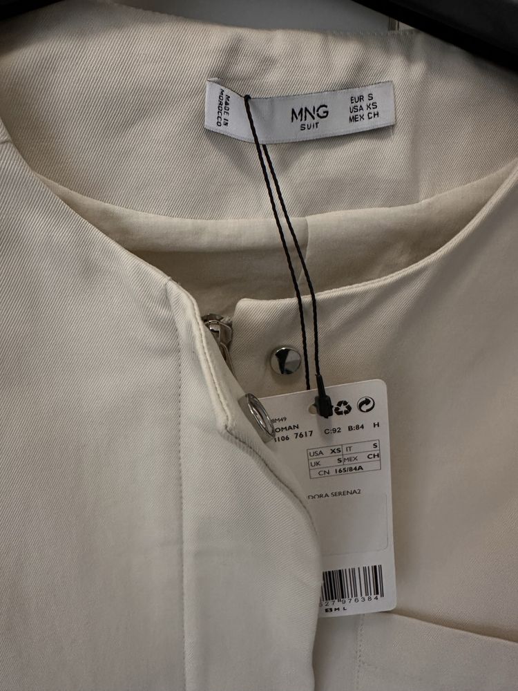 Жіноча куртка Mango, S-M нова