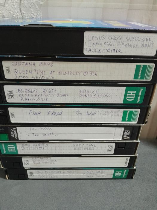 Видеокассеты музыкальные Битлз