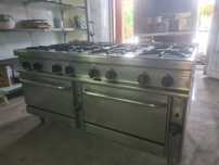 Fogão industrial com 8 queimadores