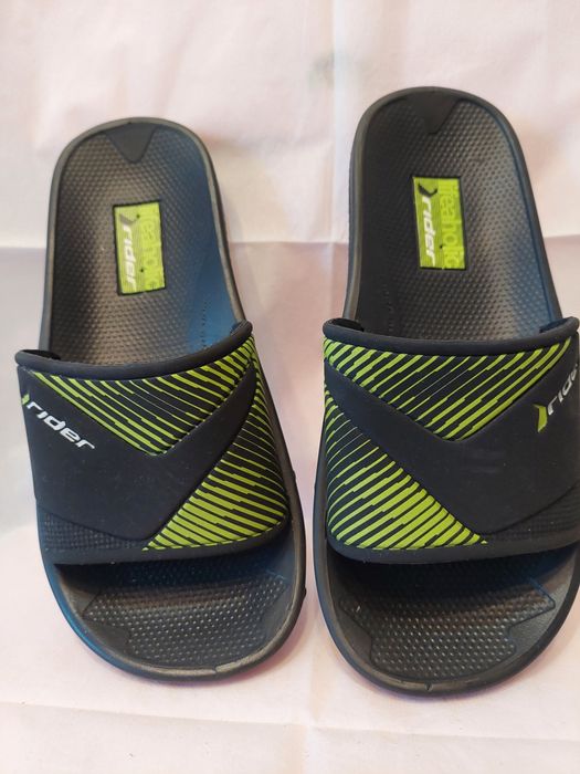 Klapki na basen rozmiar 35