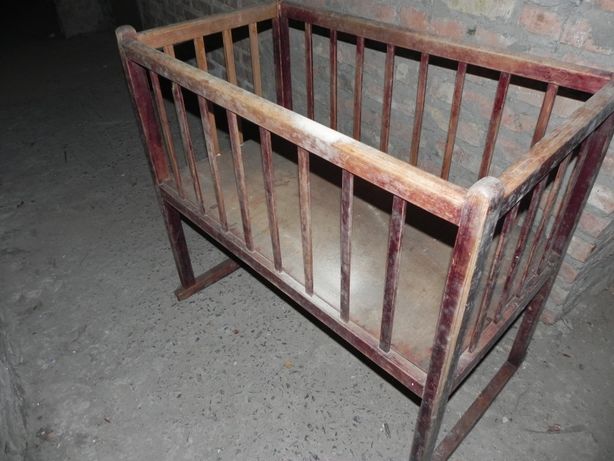 Винтажная деревяная детская довоенная кроватка качалка