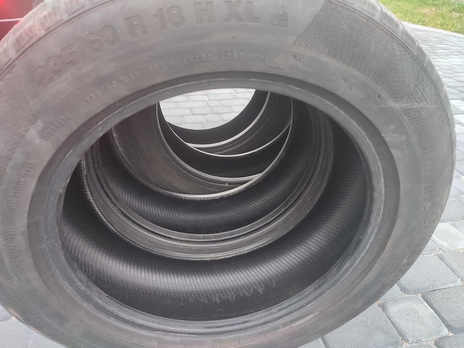 Opony zimowe 235/60/18 continental