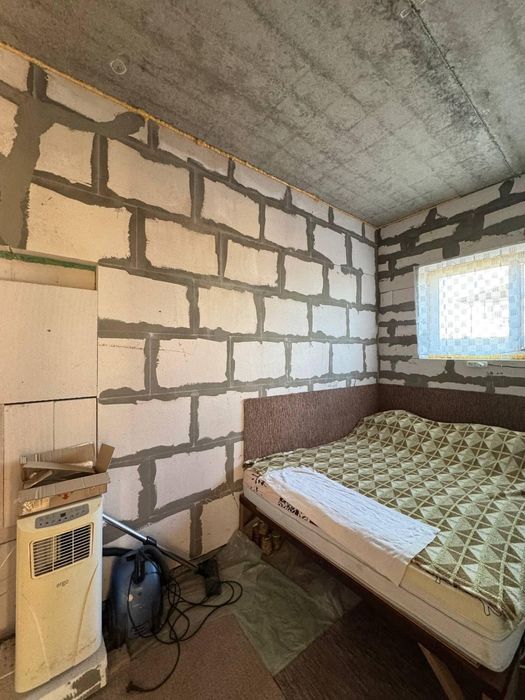 Продаю будинок біля ТРЦ Рівєра(210-023)