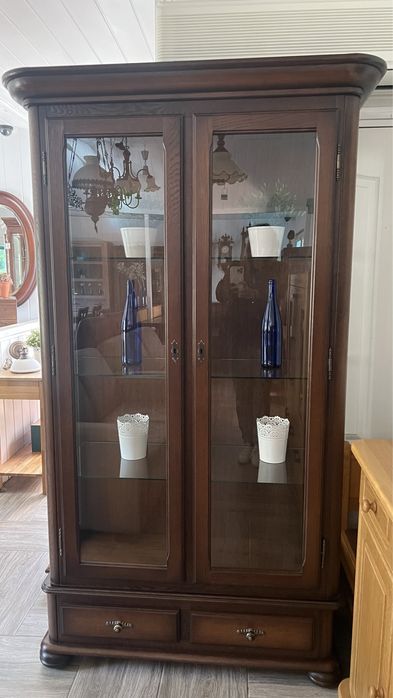 Witryna dębowa oszklona podświetlana