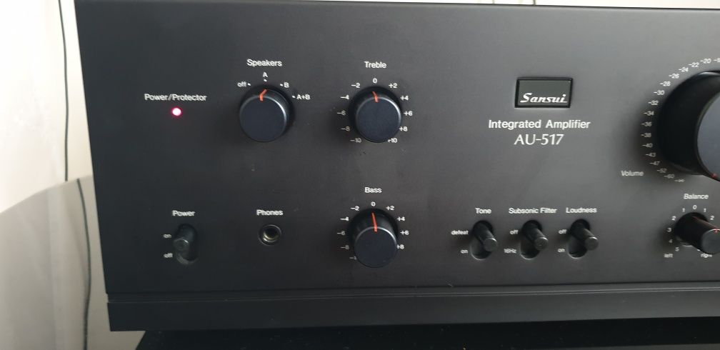 Wzmacniacz Sansui AU-517