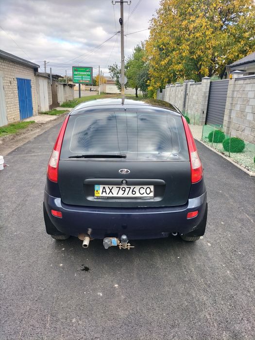 Автомобіль в гарному стані, інформація за телефоном