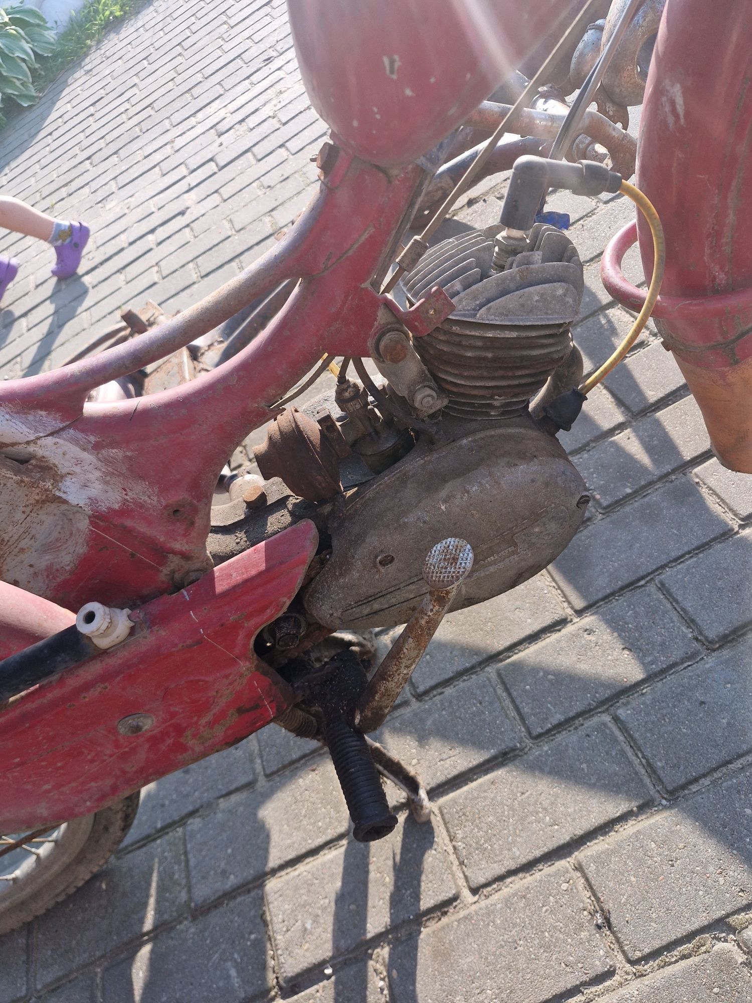 Simson sr2e sr2 cały plus rama . Do remontu.  Transport gratis
