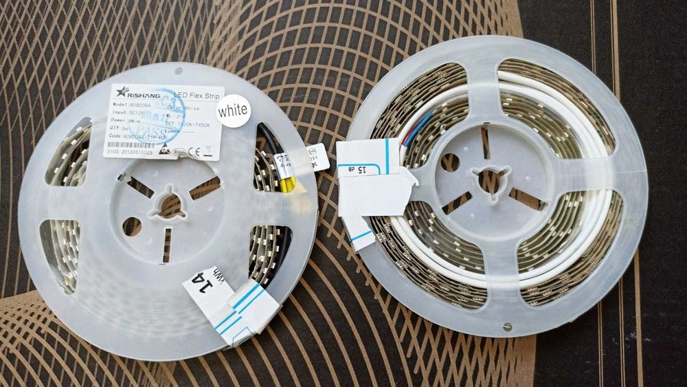 Светодиодная LED лента Rishang 5метров. Модель: R08COBA White