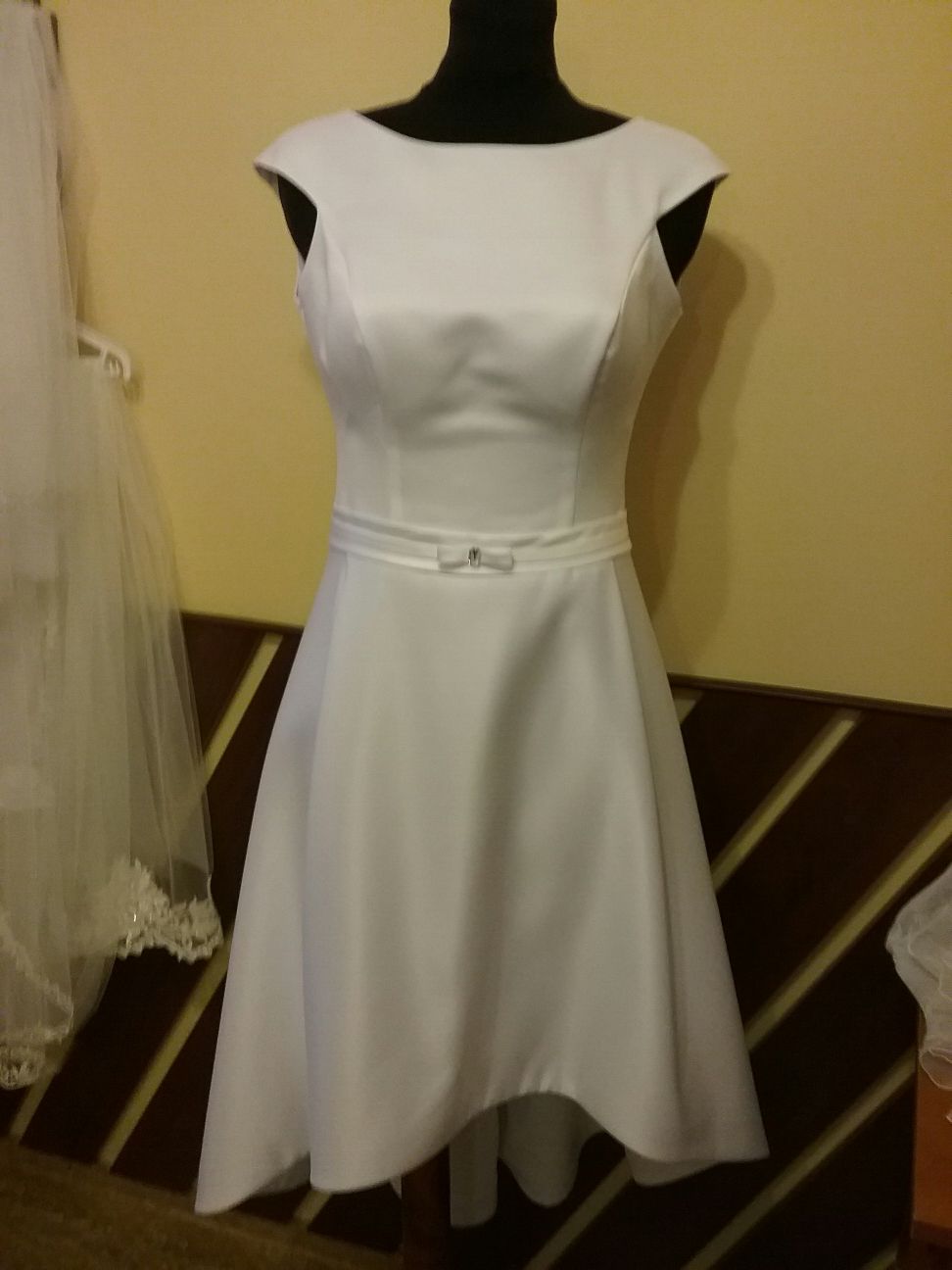 Suknia biała krótka
