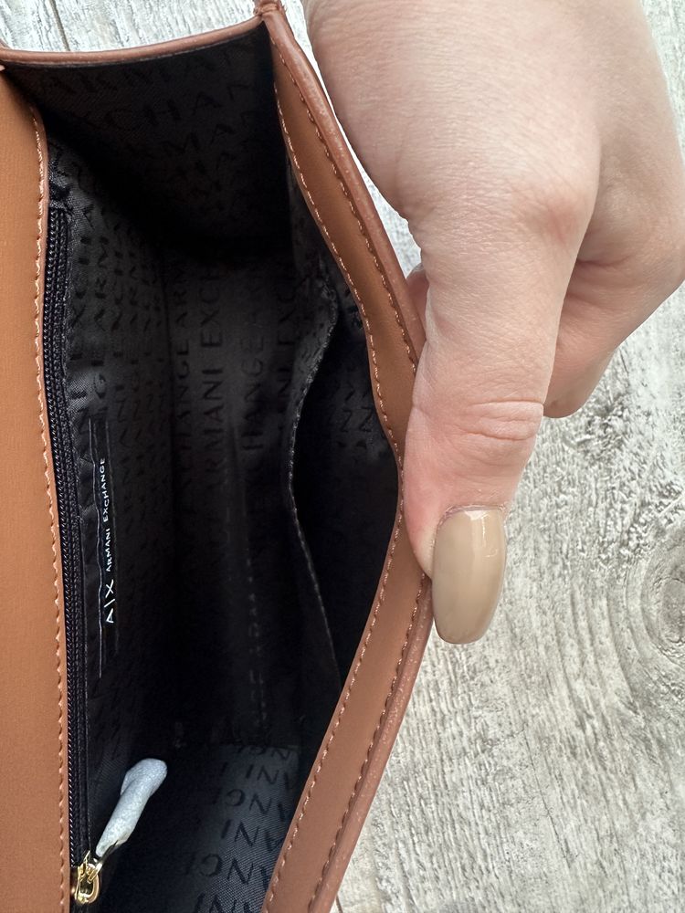 Mala elegancja torebka Armani Exchange whisky