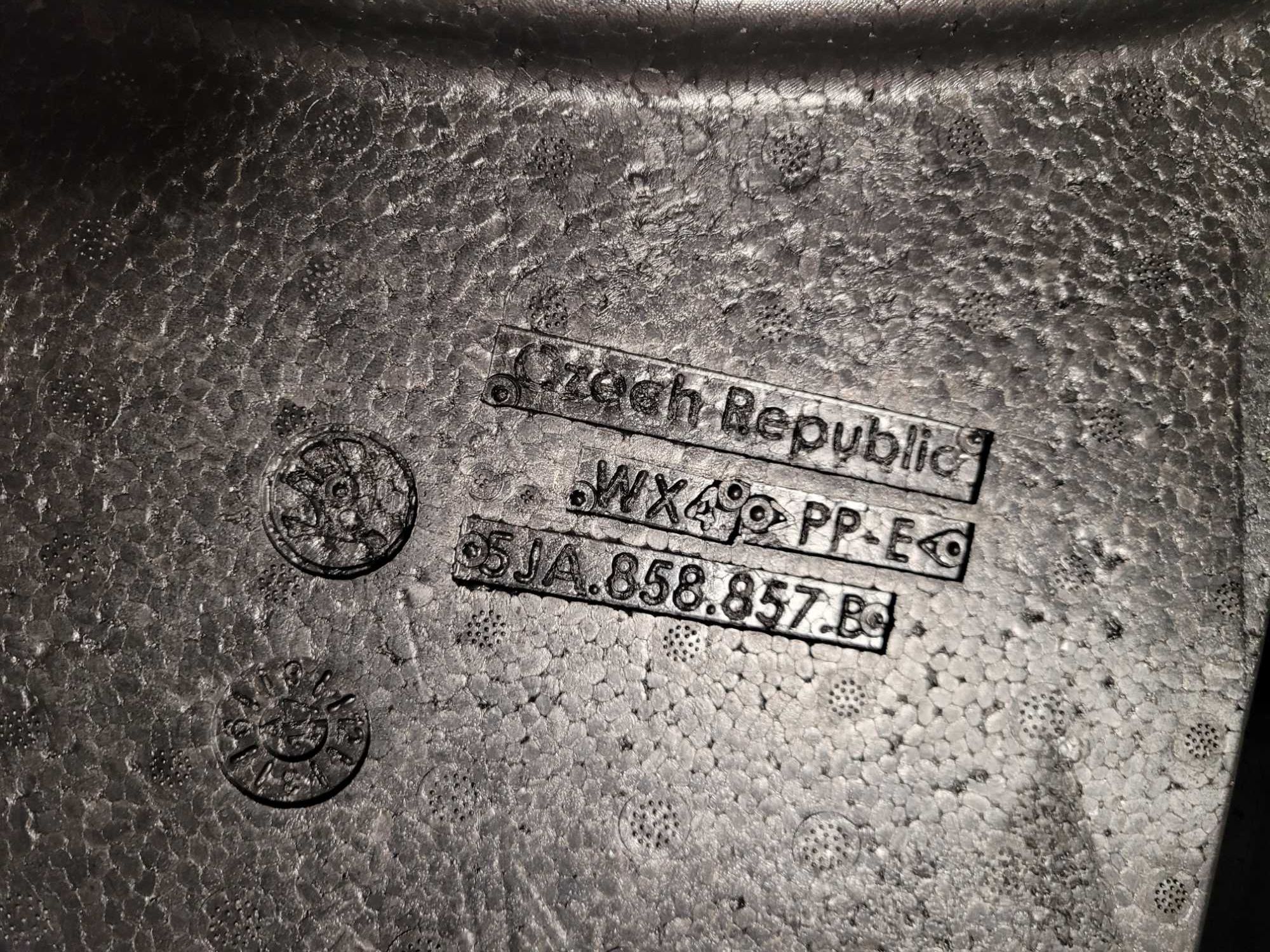 Wkład styropian wypełnienie bagażnika Skoda RAPID Liftback 5JA.858.857