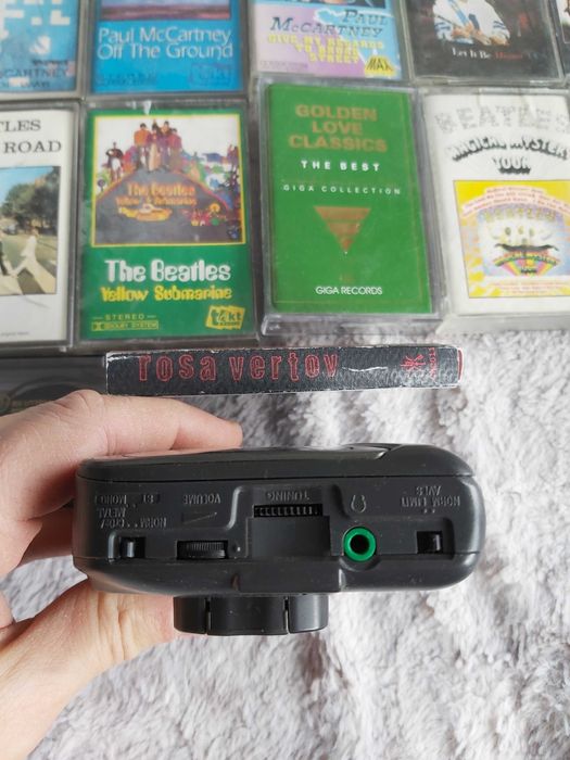 Kasety + Walkman Sony