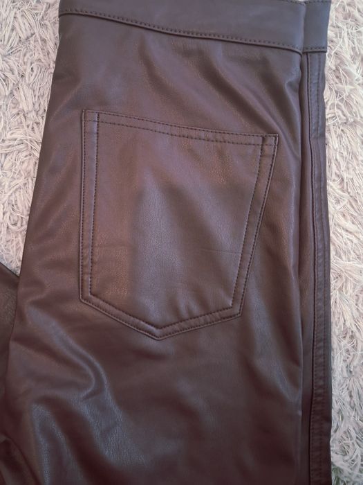Leginsy bordowe pull bear l 40
