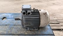 5,3/3000 або 4,2/1500. Електродвигун двохшвидкісний. Электродвигатель