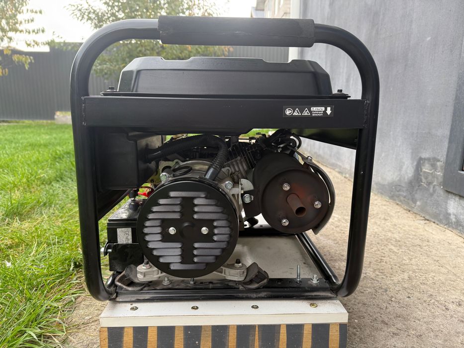 Генератор бензиновий Dnipro-M GX-30E