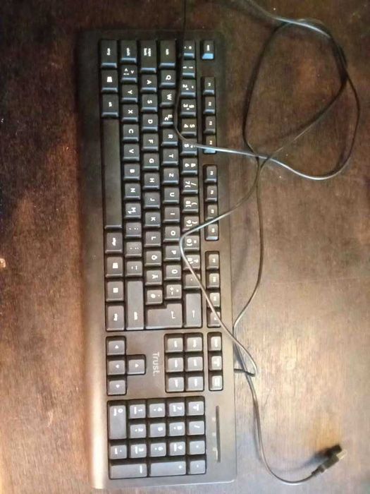 Teclado alemão com cabo USB
