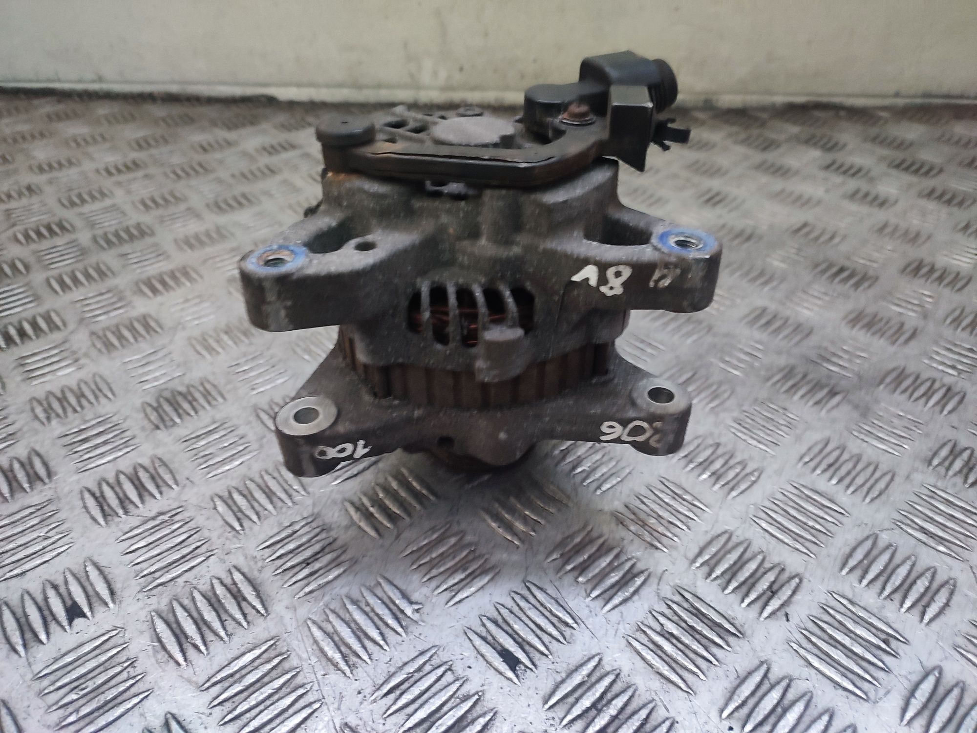 Peugeot 206 1.4 8v alternator