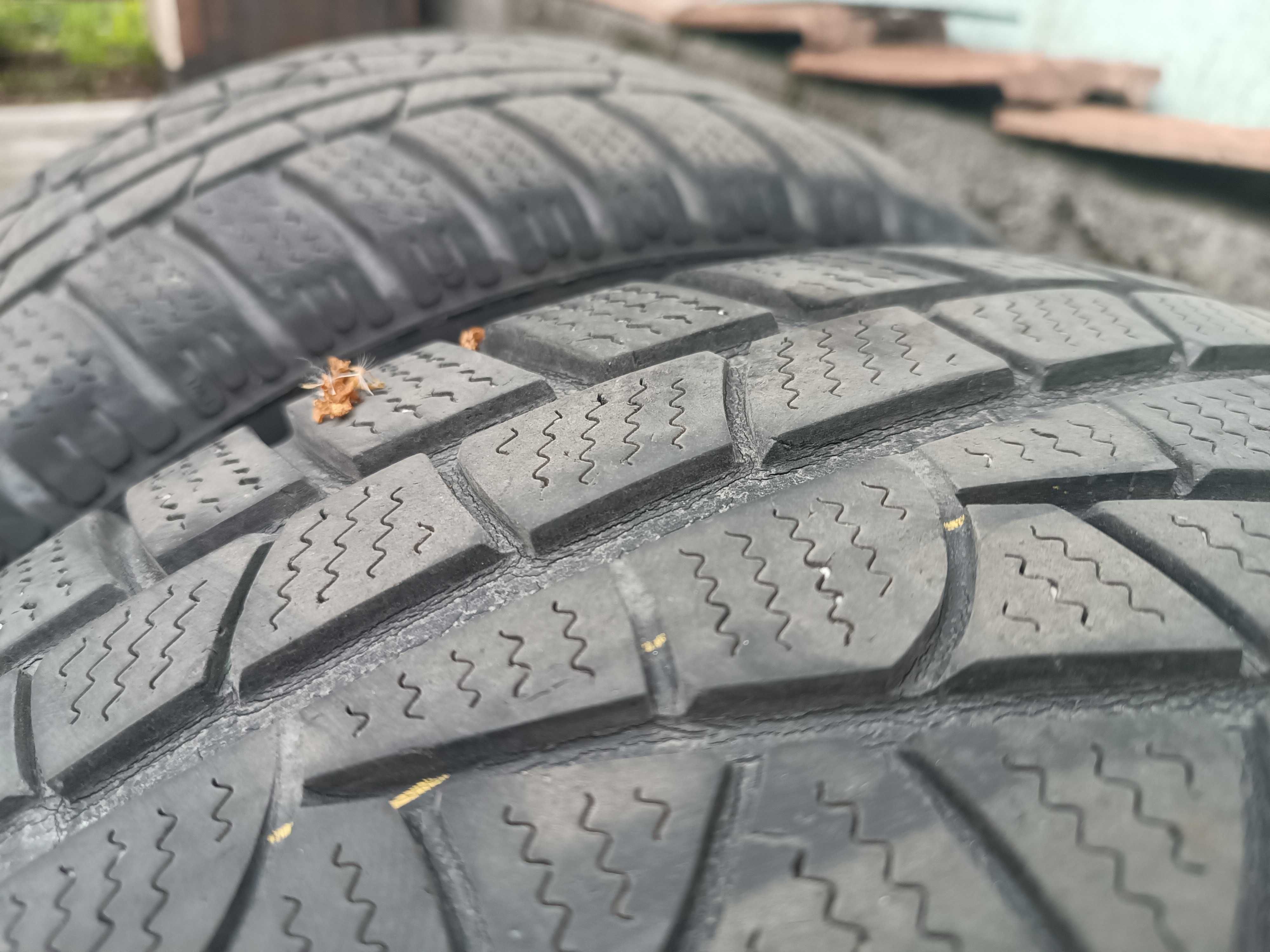 Автомобільні шини  PIRELLI 225/55/R16