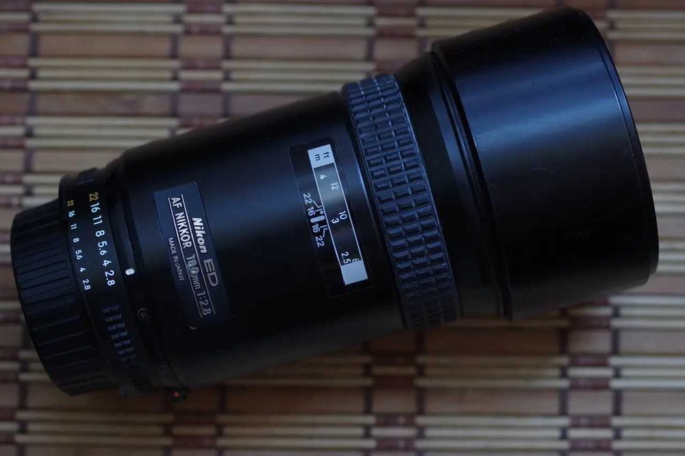 Объектив Nikon 180mm 1:2.8 ED AF Nikkor (IF MKII)  с крышками